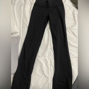 Lululemon women’s yoga pants